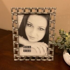 Beautiful Silver Picture Frame 5 x 7 🖼️